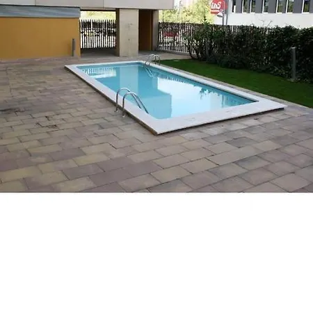 Flat Hernandez דירה *